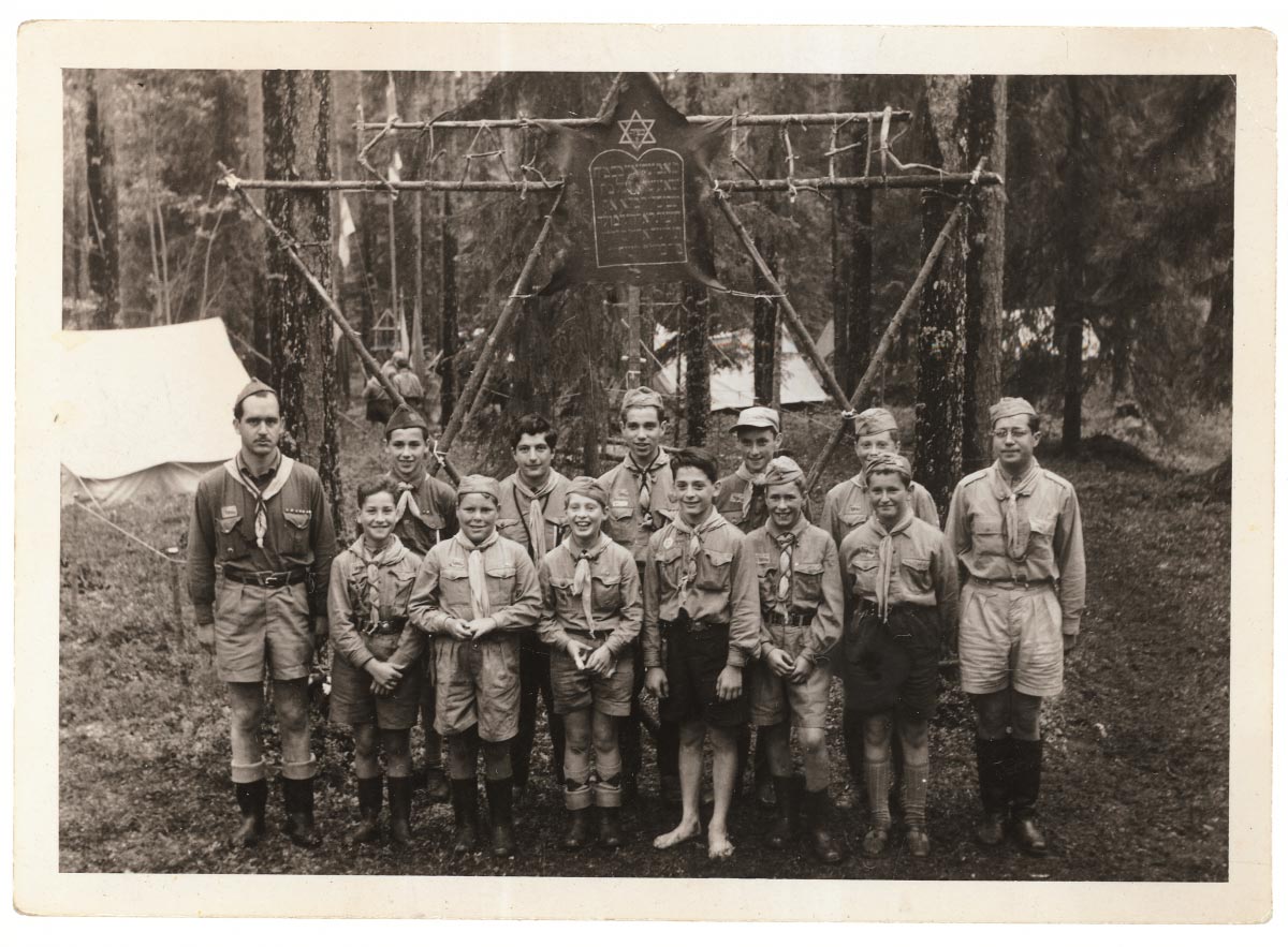 Partiolippukunta Kefirin lapsia 1940-luvun lopulla.